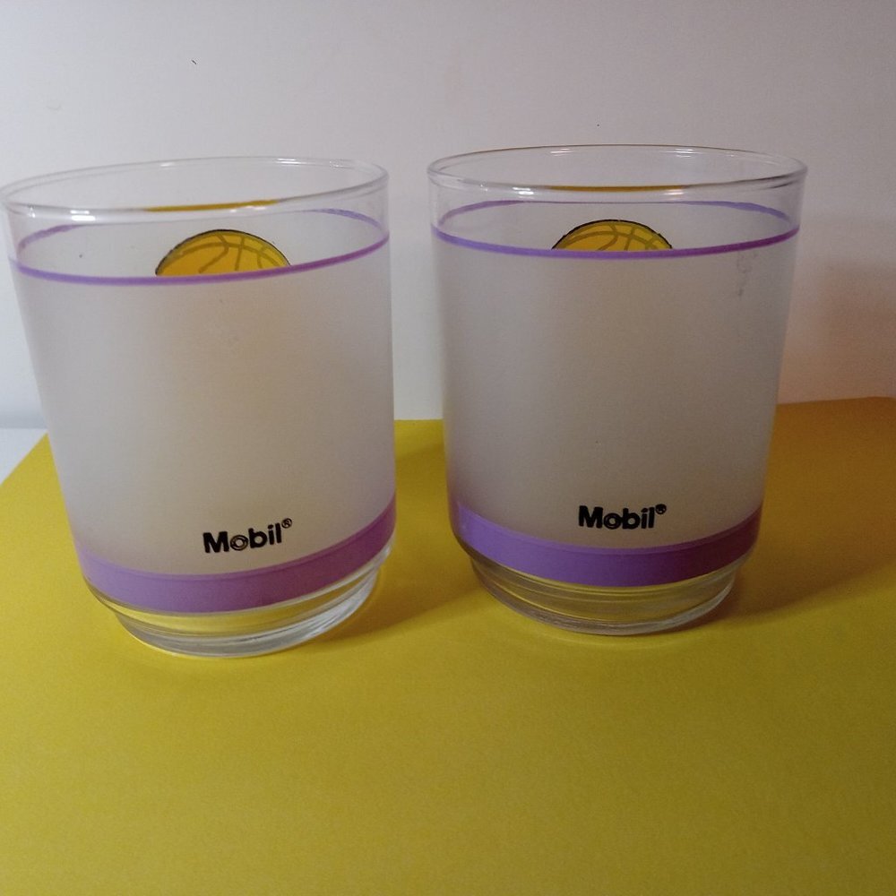 Set of 2 Vintage Los Angeles Lakers Frosted Glasses Mobil ROCKS GLASSES - Picture 8 of 8